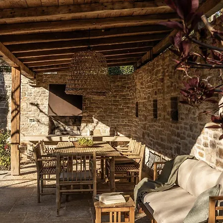 Private Istrian Cipresso With Pool & Garden , Peaceful Countryside Retreat Višnjan